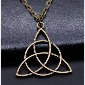 Triquetra Symbol Lucky Amulet Jewelry Gift Men's Black Irish Triquetra